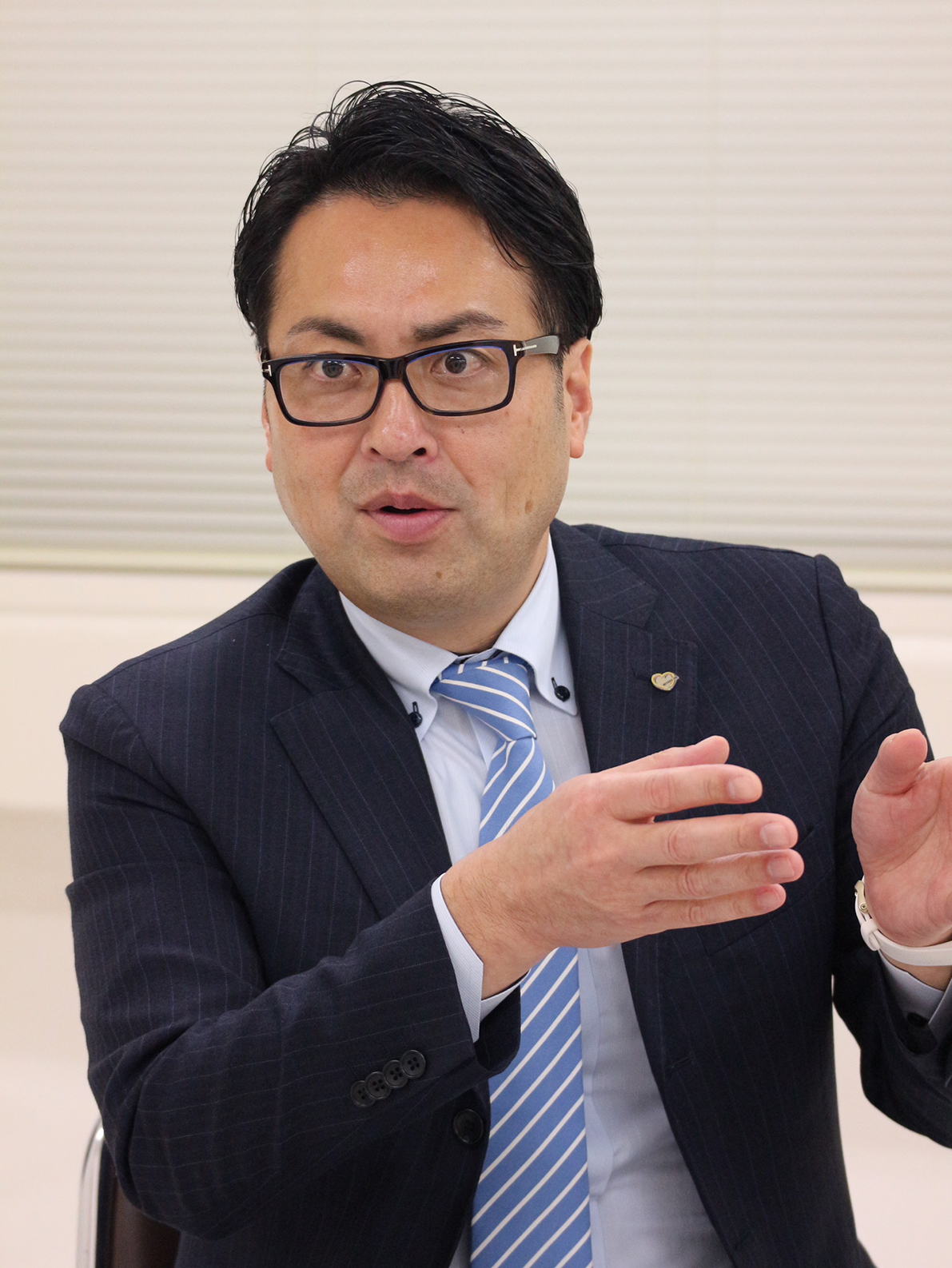 代表取締役　社長　亀屋邦夫